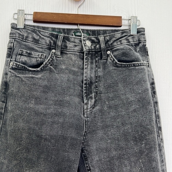Wild Fable - Stonewashed Highest Rise Mom Black Distressed Jeans Size 2 - Picture 7 of 10